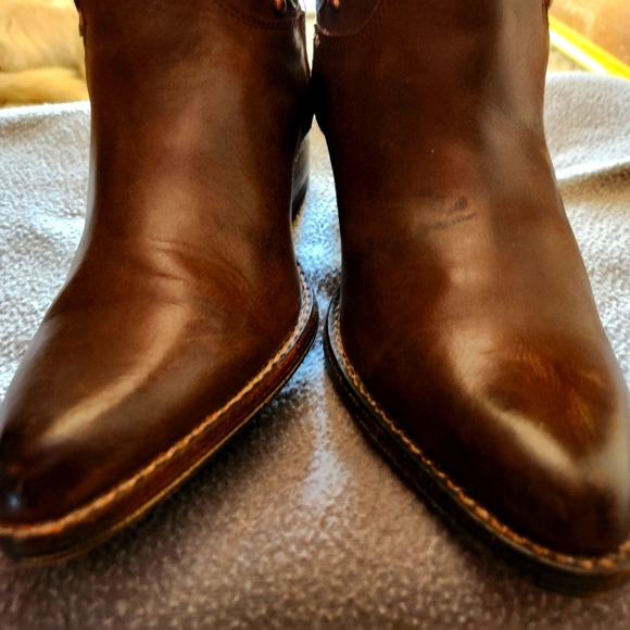 ZiGiny Brown Studded Leather Cowgirl Boots - Picture 7 of 7